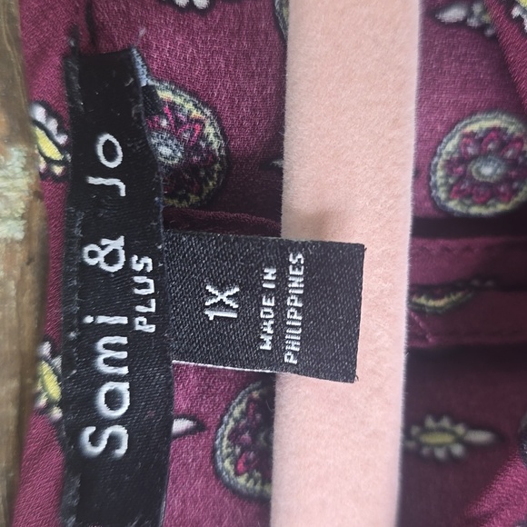 Sami & Jo Burgundy Patterned Tunic, Plus Size 1X - Picture 4 of 5
